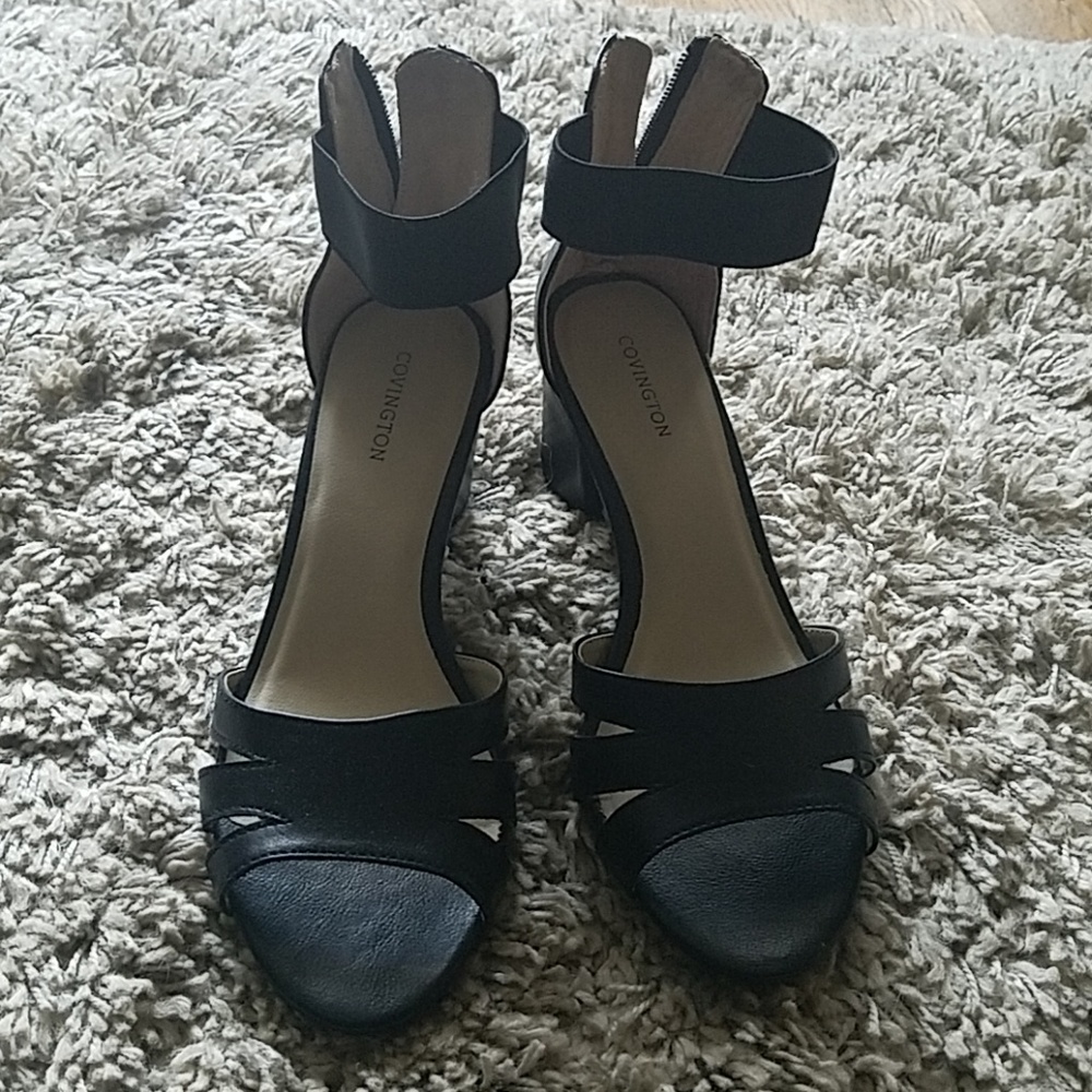 NWOT Covington Heels